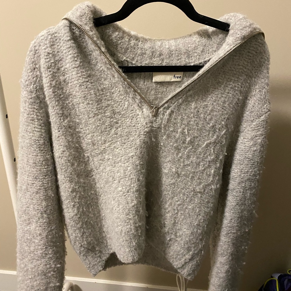 Aritzia Wilfred Gwenyth Sweater Grey